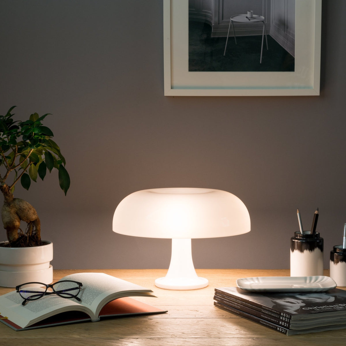 Lampe à poser blanche 22,3x32cm Nessino - Artemide - The Cool Republic
