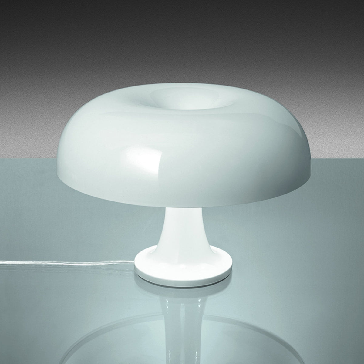 Lampe à poser blanche 22,3x32cm Nessino - Artemide - The Cool Republic
