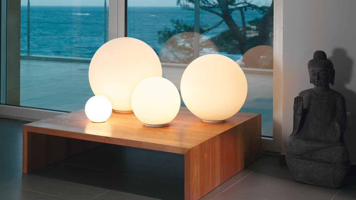 Lampe à poser blanche 25 cm Dioscuri - Artemide - The Cool Republic