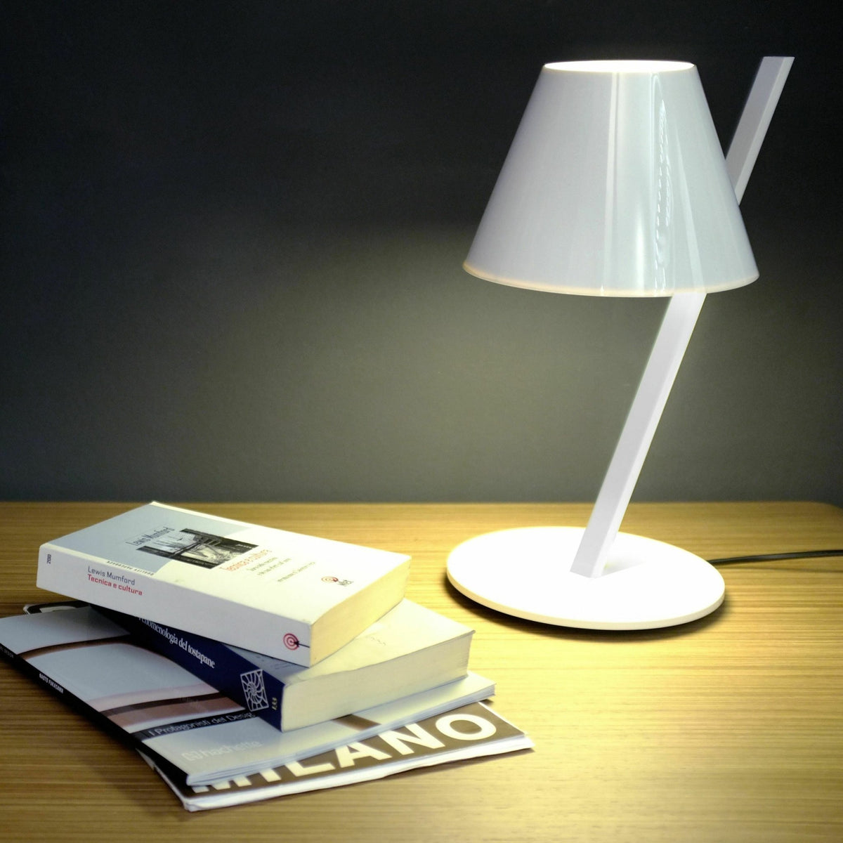 Lampe à poser blanche La Petite - Artemide - The Cool Republic