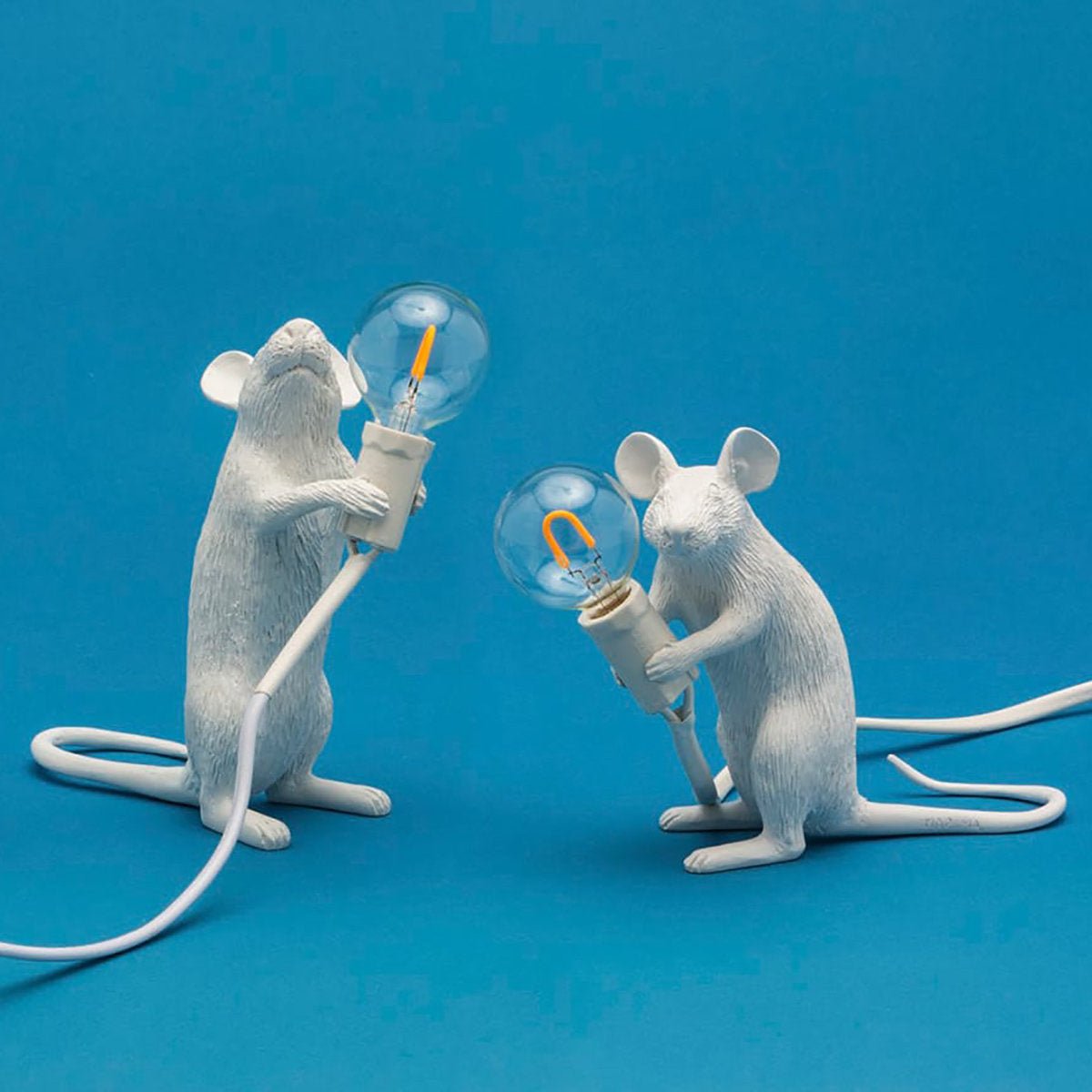 Lampe à poser blanche souris assise nouvelle version 15 cm USB Mouse - Seletti - The Cool Republic