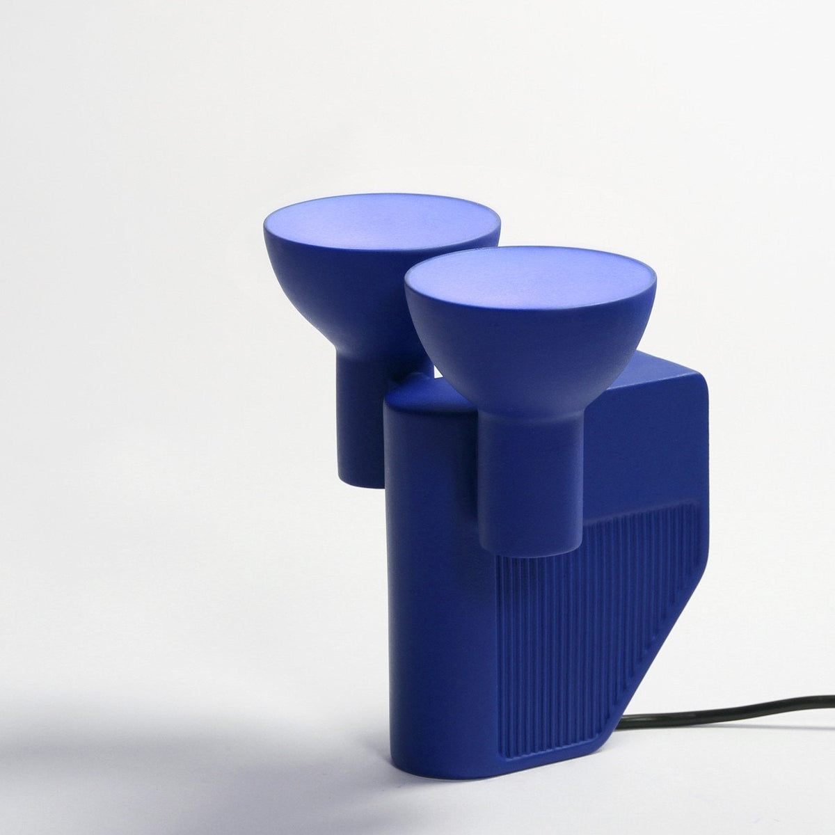 Lampe à poser bleue 21 cm Olo - Moustache - The Cool Republic