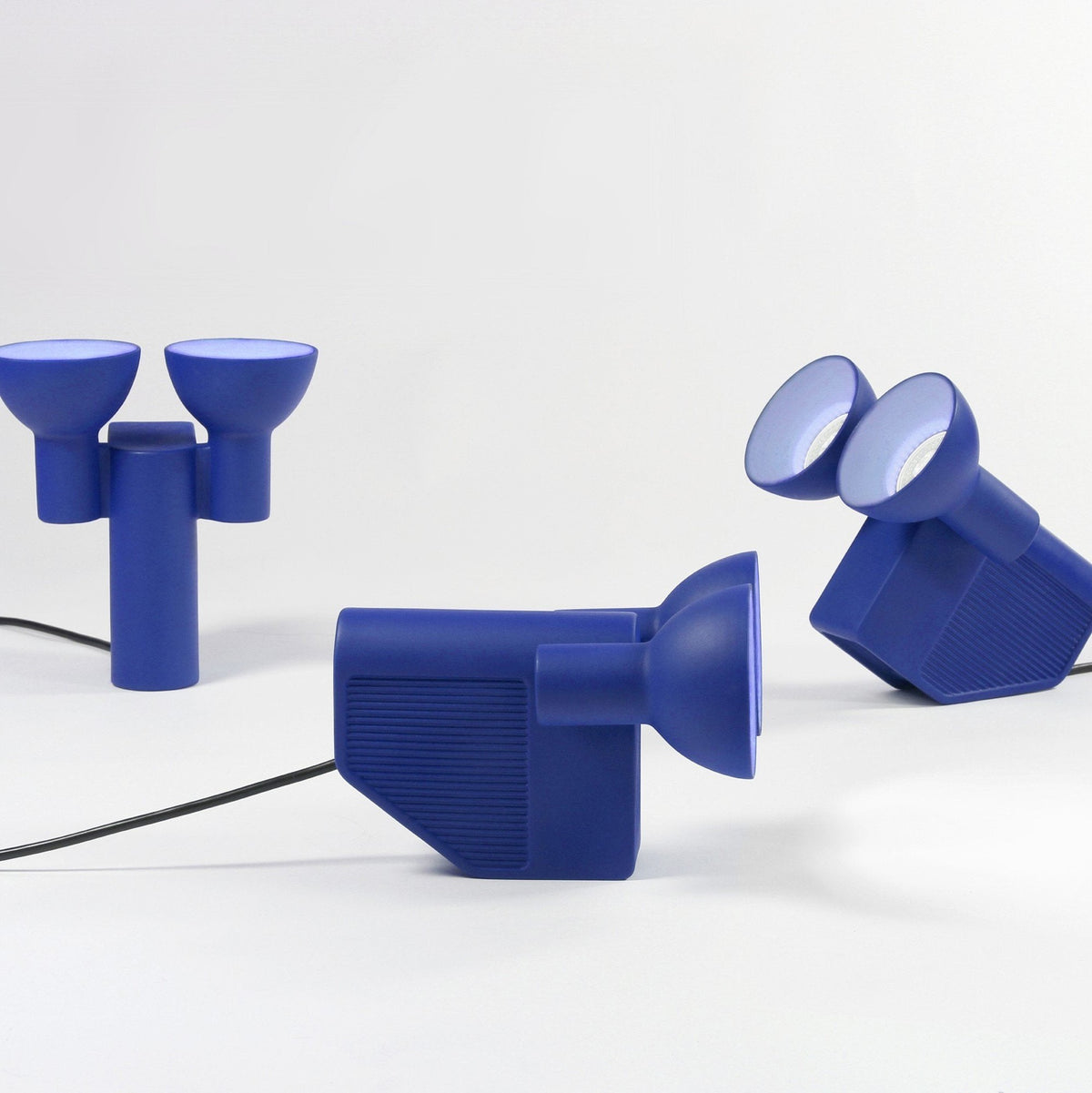Lampe à poser bleue 21 cm Olo - Moustache - The Cool Republic