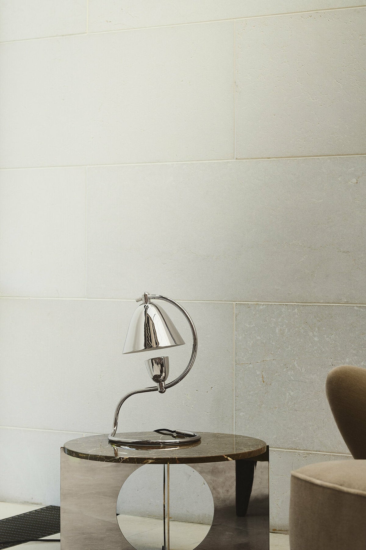 Lampe à poser en acier 42 x 265 cm Klampenborg - Audo - The Cool Republic