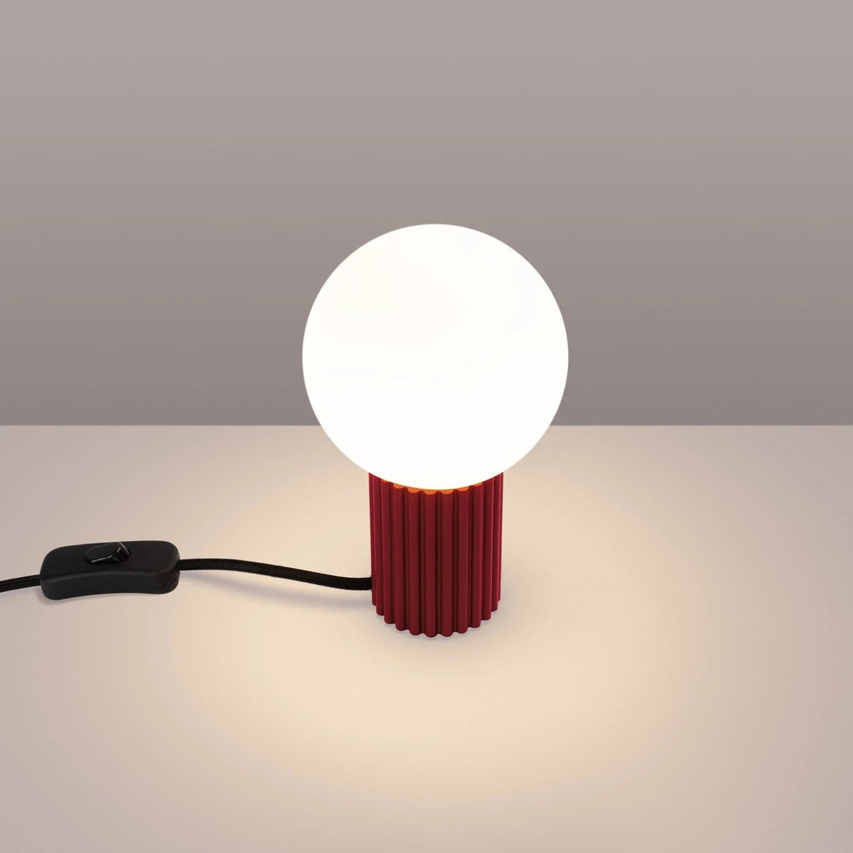 Lampe à poser en aluminium bordeaux 12x19cm Halo - Sollux - The Cool Republic