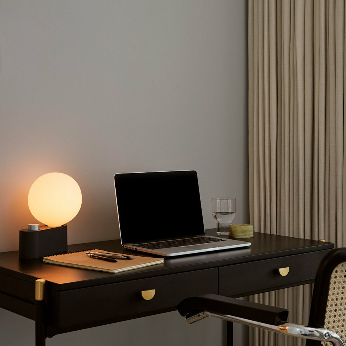 Black aluminum table lamp charbon 22 x 15 cm Alumina - Tala - The Cool Republic