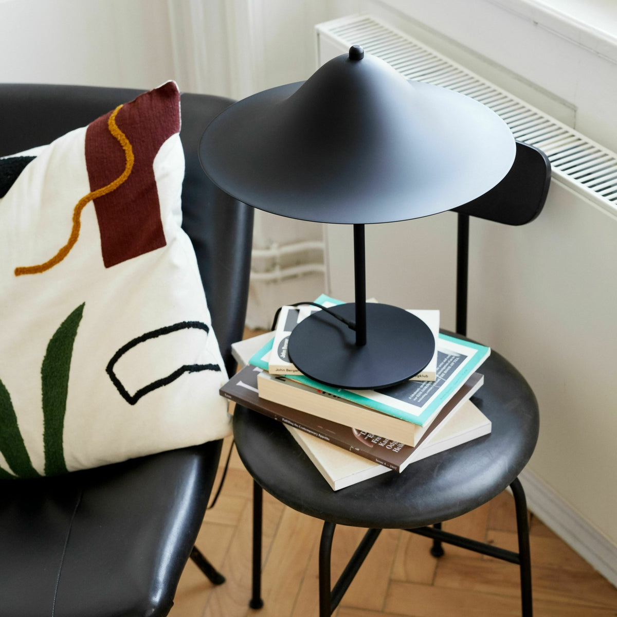 Lampe à poser en aluminium noir Hans 35 - Pholc - The Cool Republic