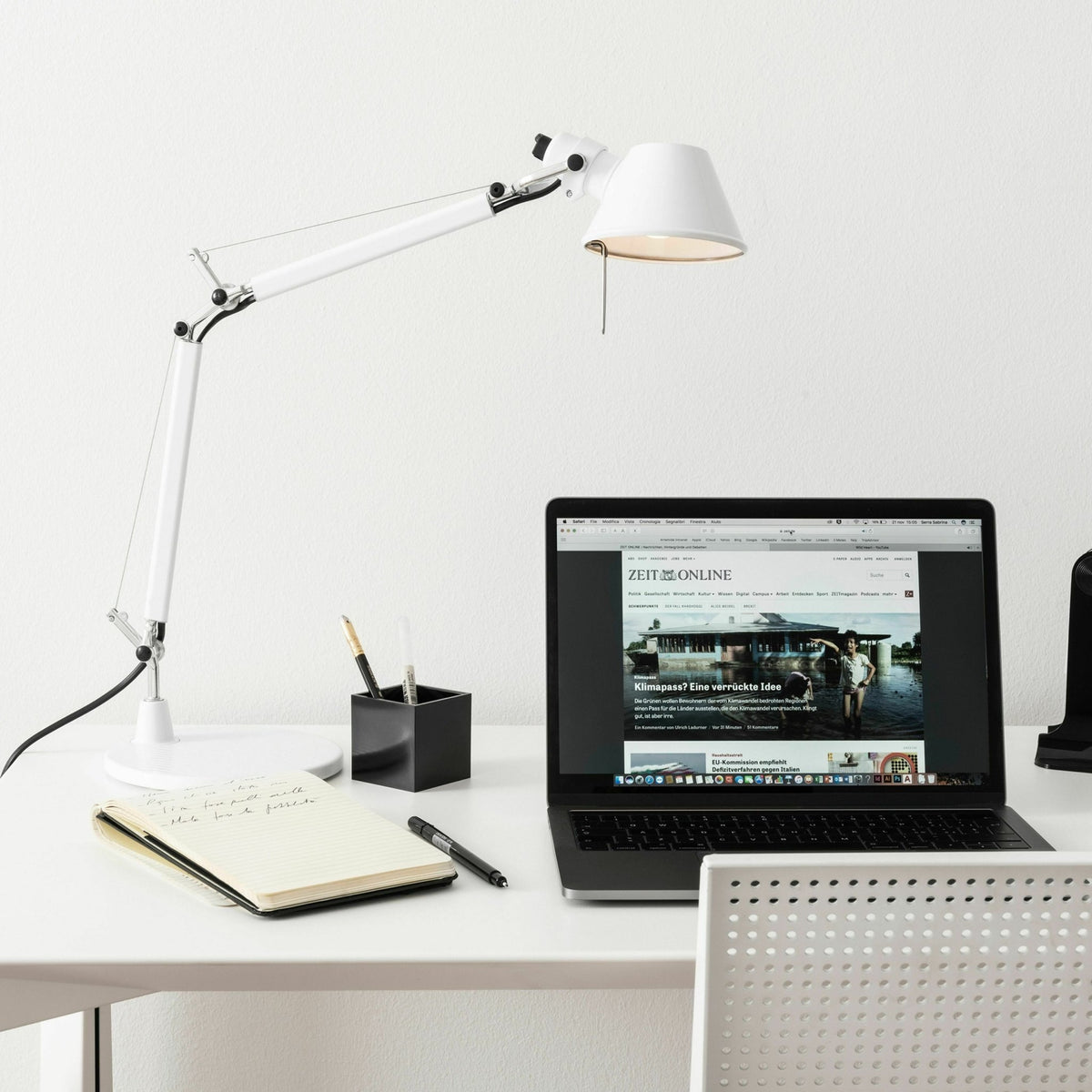 Lampe à poser en aluminium Tolomeo Micro table - Artemide - The Cool Republic