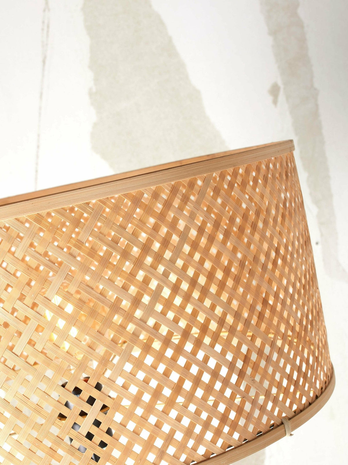 Lampe à poser en bambou naturel avec abat-jour naturel 32x38 cm Java - Good & Mojo - The Cool Republic