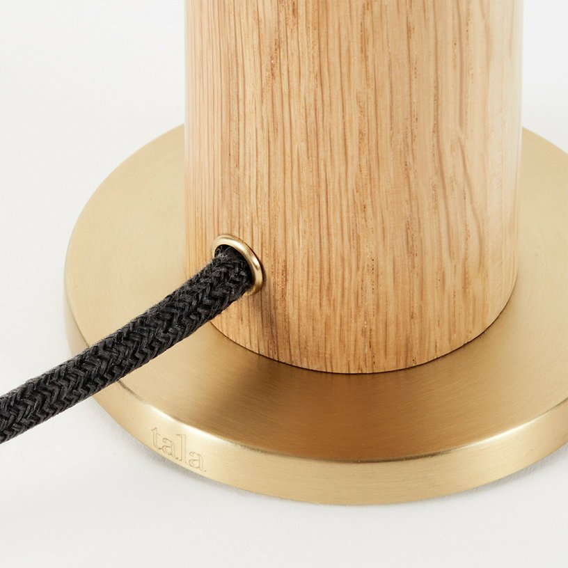 Lampe à poser en bois de chêne 15 x 28 cm Knuckle V2 - Tala - The Cool Republic
