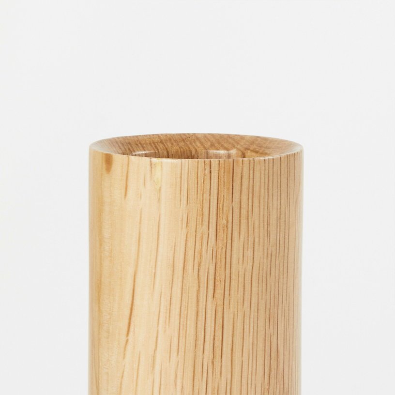 Lampe à poser en bois de chêne 15 x 28 cm Knuckle V2 - Tala - The Cool Republic