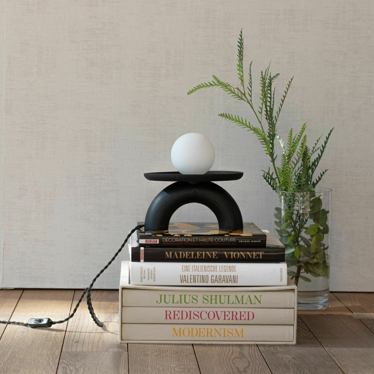 Lampe à poser en frêne noir Popylight - Mlle Jo - The Cool Republic