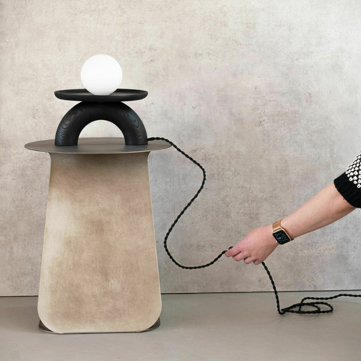 Lampe à poser en frêne noir Popylight - Mlle Jo - The Cool Republic