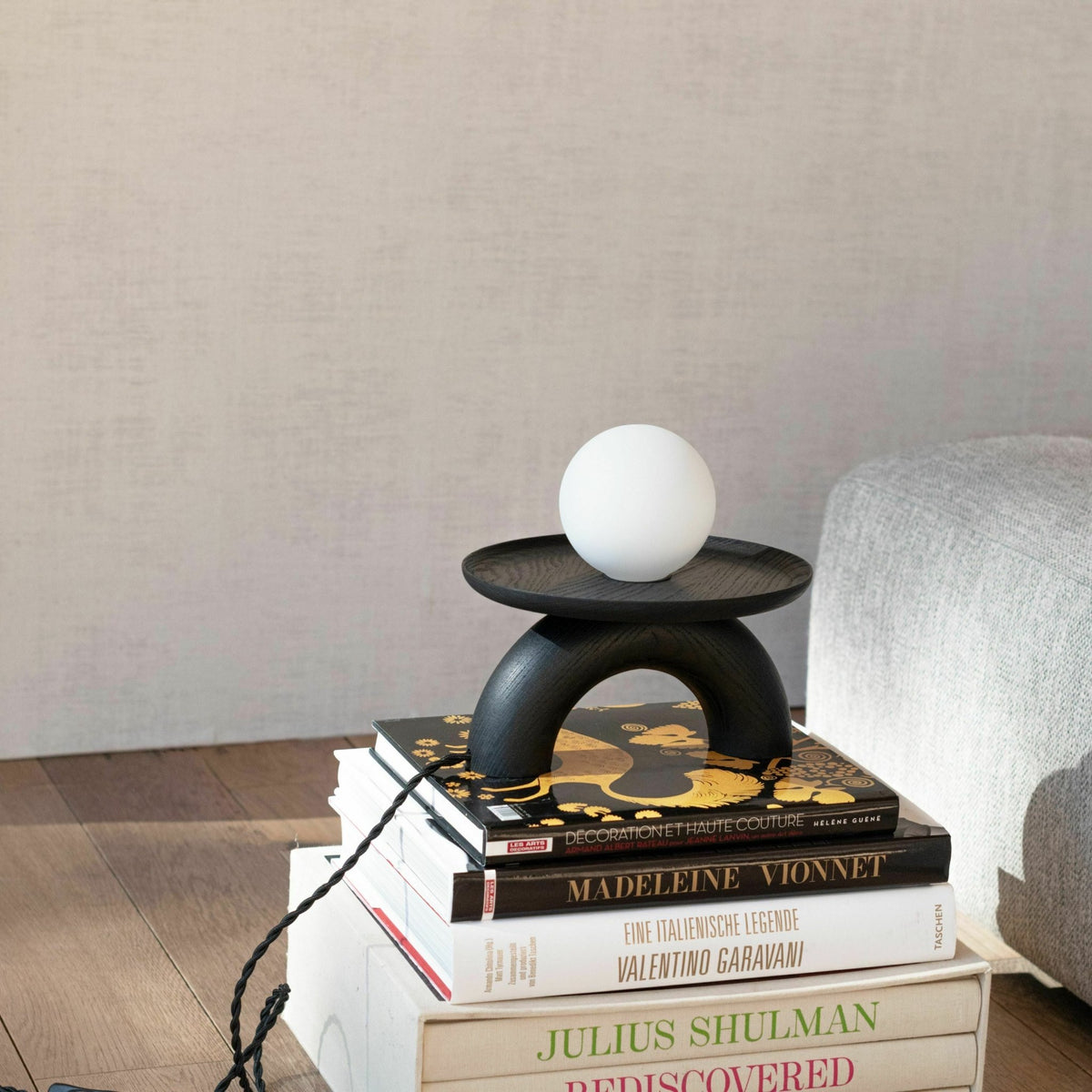 Lampe à poser en frêne noir Popylight - Mlle Jo - The Cool Republic
