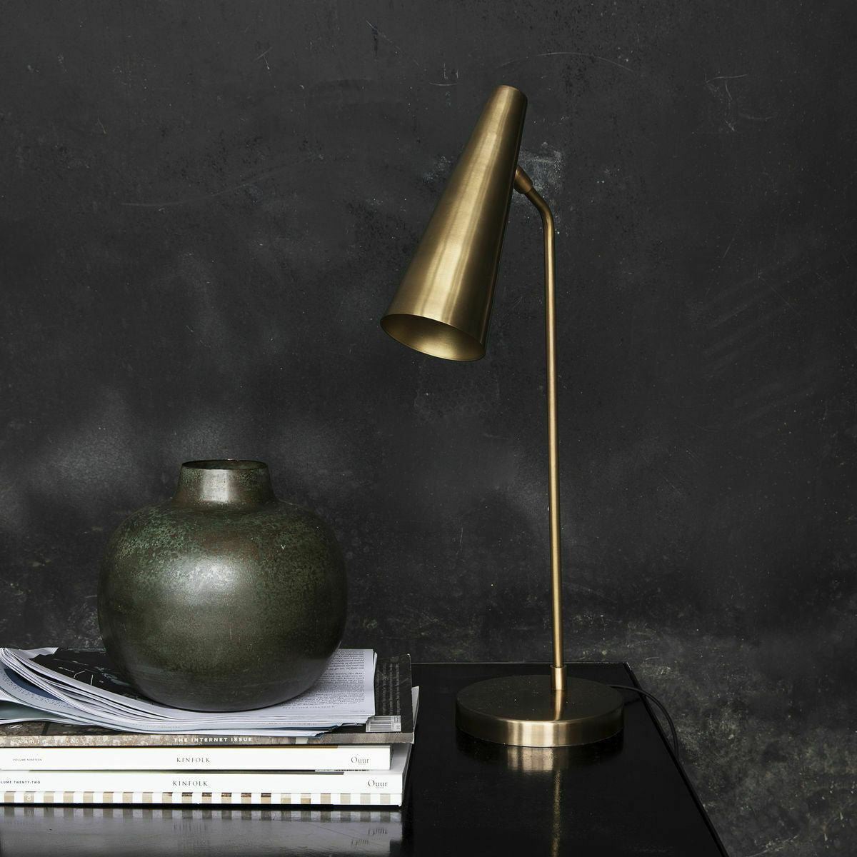 Lampe à poser en laiton doré 21 x 52 cm Precise - House Doctor - The Cool Republic