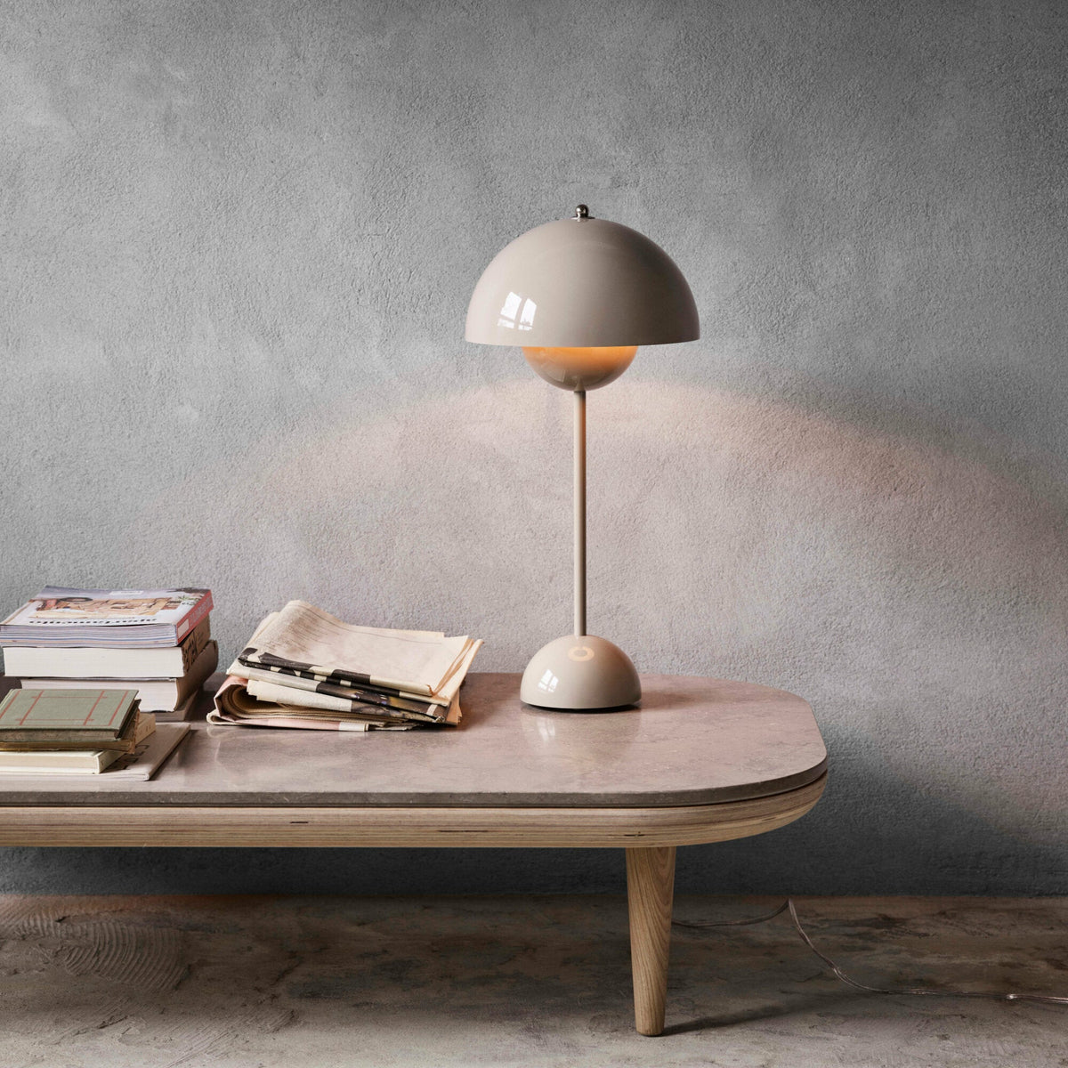 Lampe à poser gris mat Flowerpot VP3 - &tradition - The Cool Republic