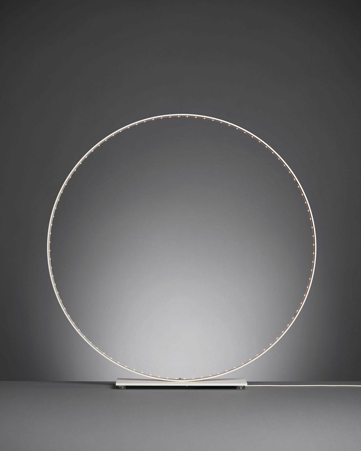 Lampe à poser led blanche 63cm Classic - Le Deun - The Cool Republic