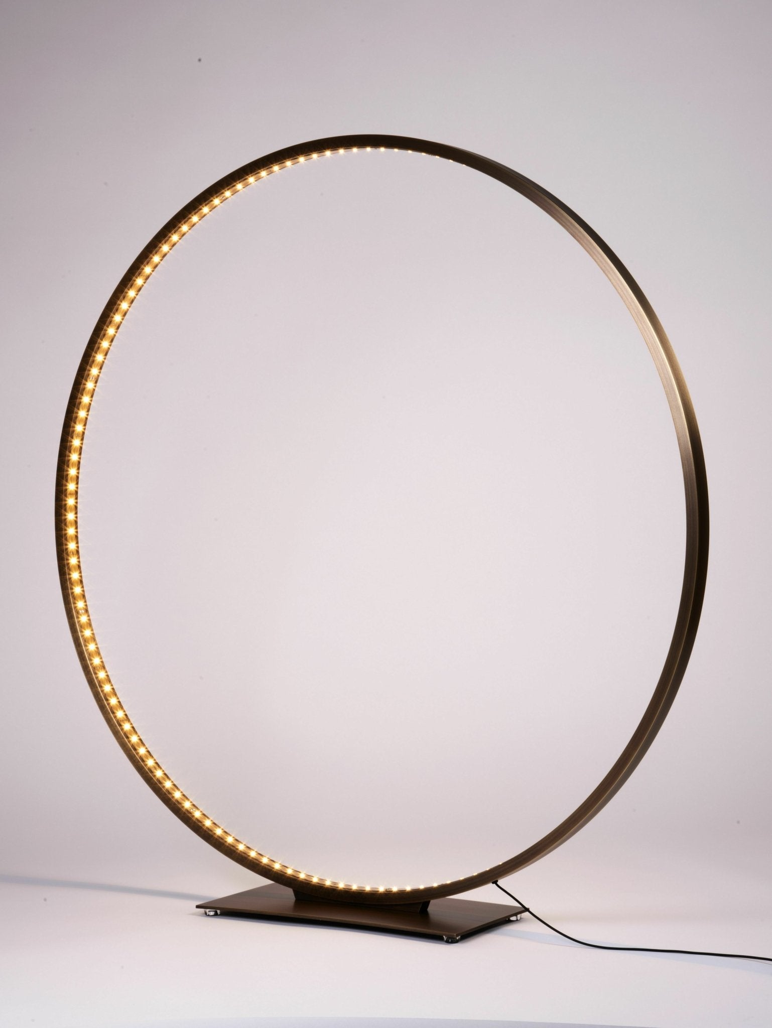 Lampe à poser LED bronze Mega 90 - Le Deun - The Cool Republic