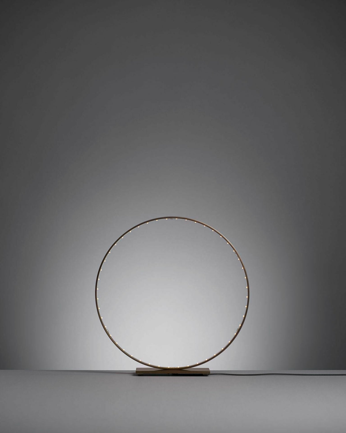Lampe à poser LED bronze Micro - Le Deun - The Cool Republic