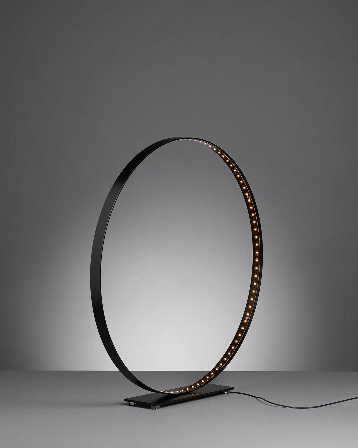 Lampe à poser led noire 63cm Classic - Le Deun - The Cool Republic