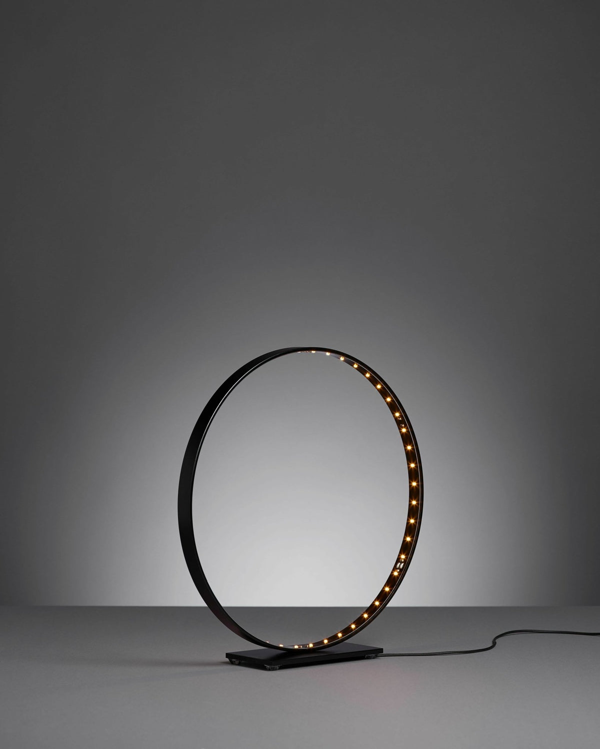 Lampe à poser LED noire Micro - Le Deun - The Cool Republic