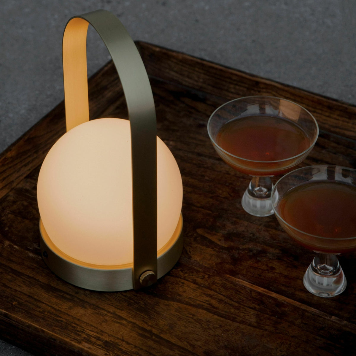 Lampe à poser LED olive Carrie - Audo - The Cool Republic