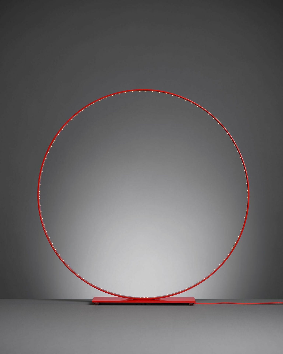 Lampe à poser led rouge 63cm Classic - Le Deun - The Cool Republic