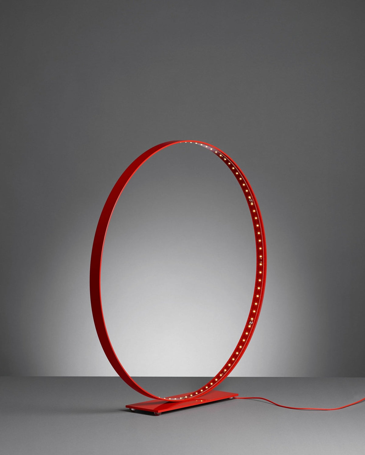 Lampe à poser led rouge 63cm Classic - Le Deun - The Cool Republic