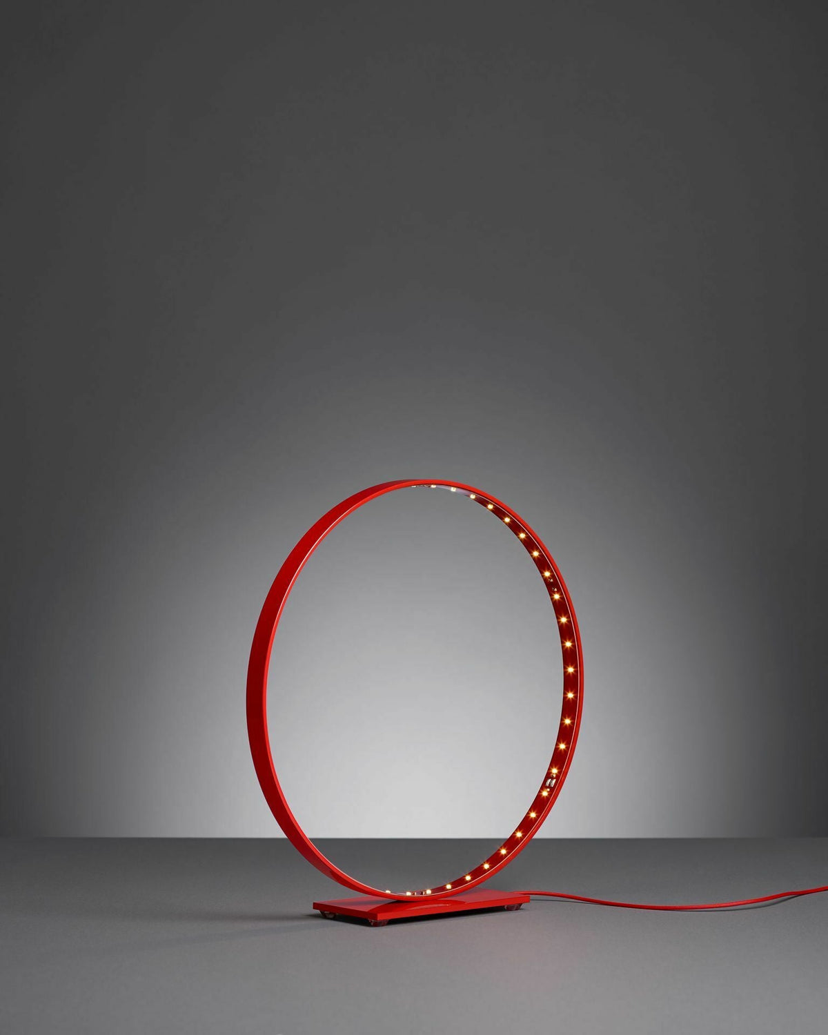 Lampe à poser LED rouge Micro - Le Deun - The Cool Republic