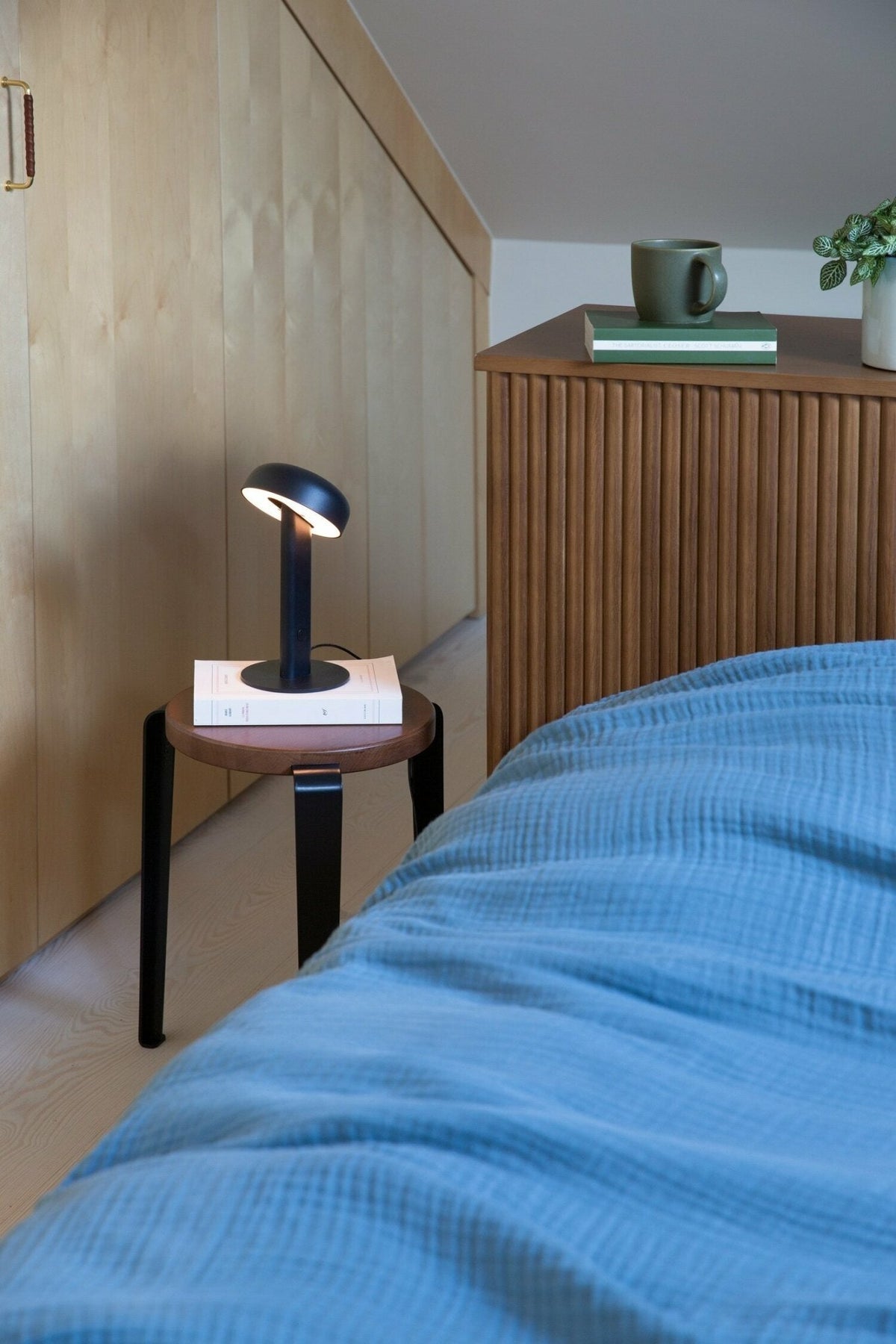 Lampe à poser noir graphite NOD - Tiptoe - The Cool Republic