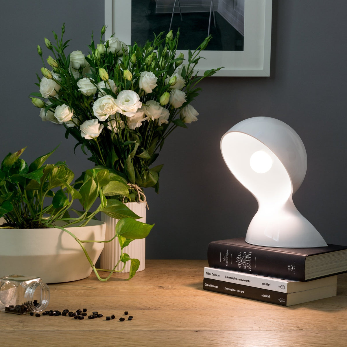 Lampe à poser noire Dalù - Artemide - The Cool Republic