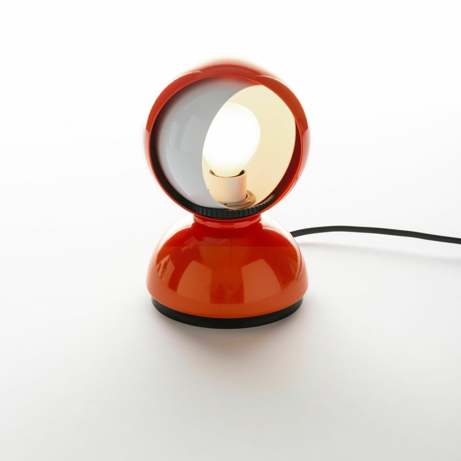 Lampe à poser orange Eclisse - Artemide - The Cool Republic