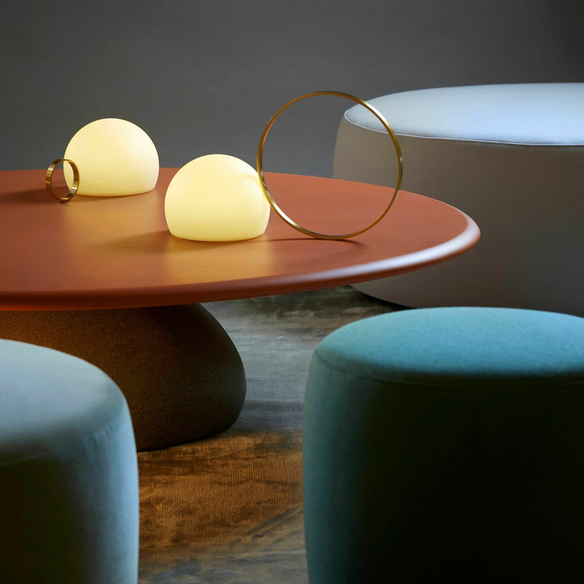 Lampe à poser sans fil dorée avec petit anneau Circ - Estiluz - The Cool Republic