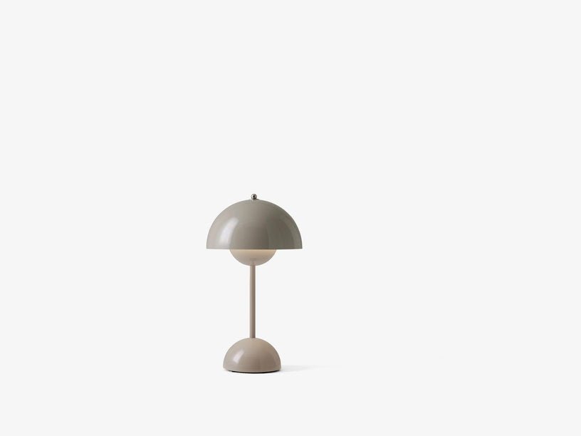 Lampe à poser sans fil grey beige Flowerpot VP9 - &tradition - The Cool Republic