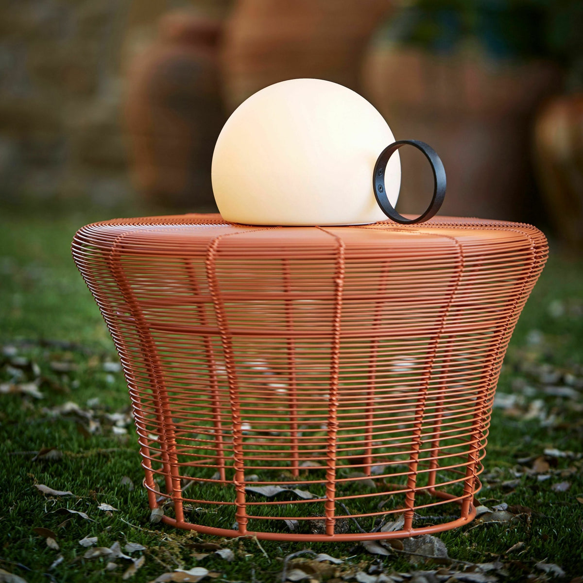 Lampe à poser sans fil noire avec petit anneau Circ - Estiluz - The Cool Republic