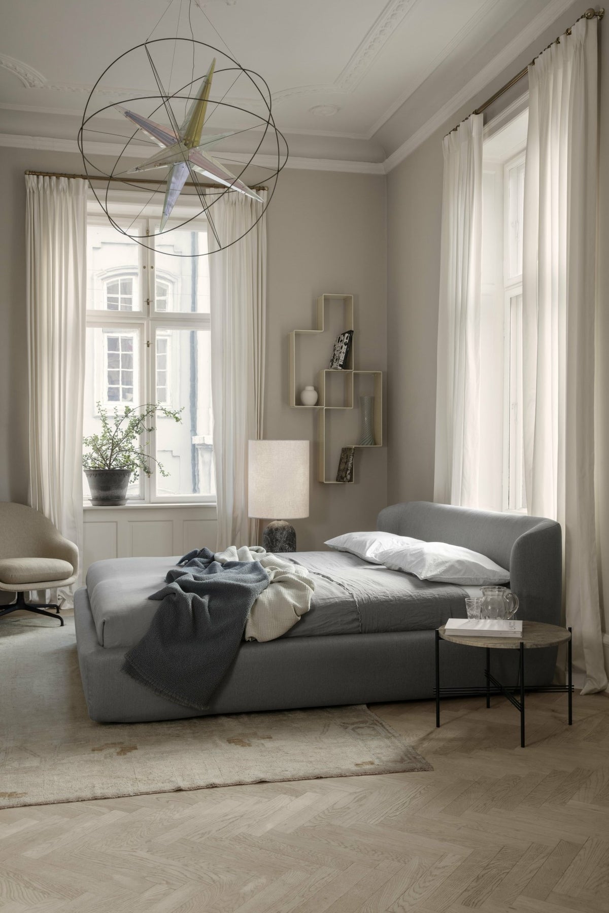 Beige lamp base black in marbre XL Gravity - Gubi - The Cool Republic