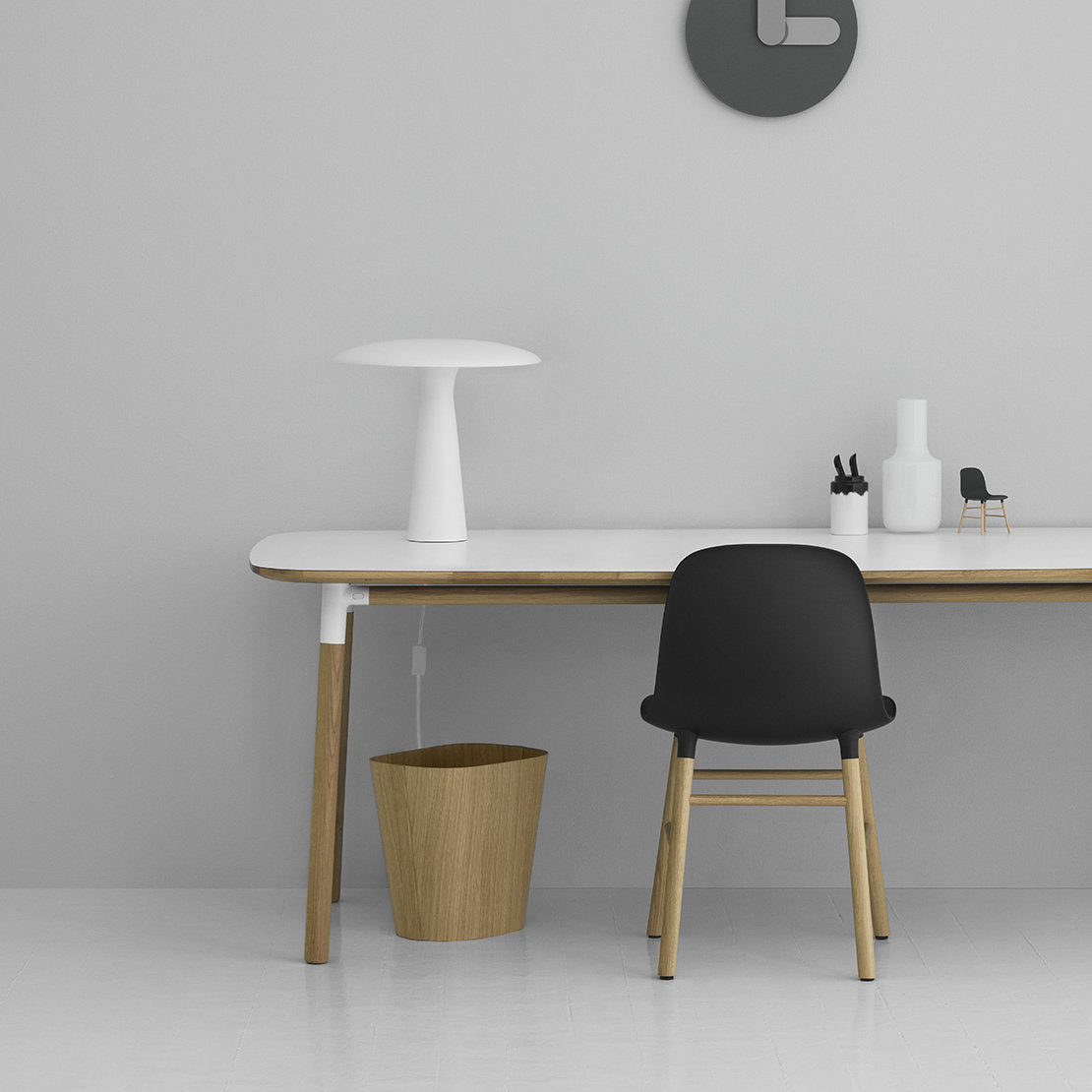 Lampe blanche 41 cm Shelter - Normann Copenhagen - The Cool Republic