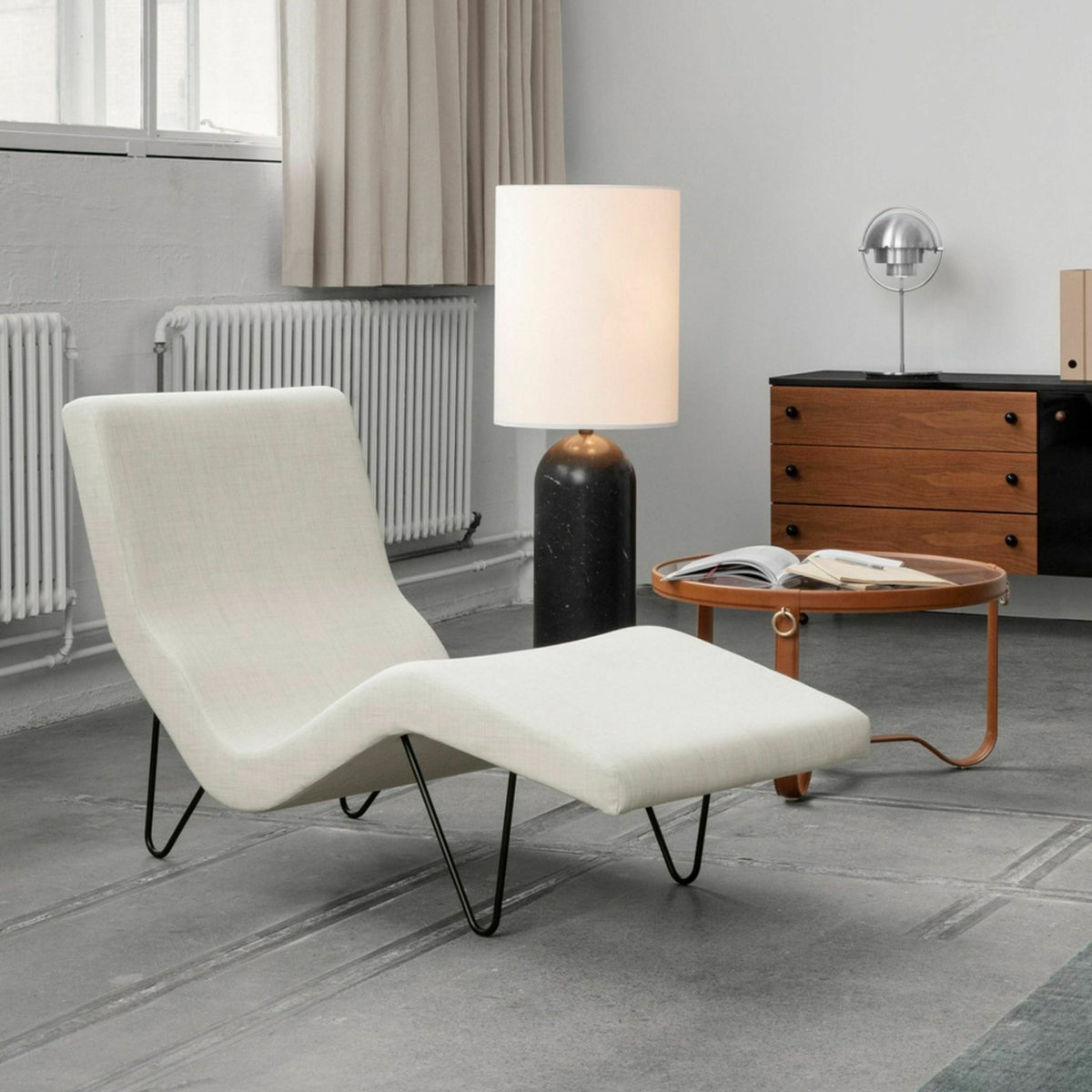 White lamp base black in marbre XL Gravity - Gubi - The Cool Republic