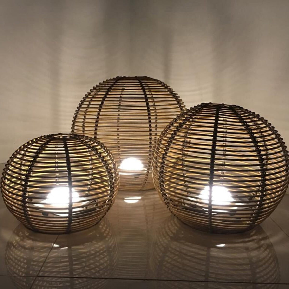 Lampe boule 48,5 cm La Lampe Paillote Sphère - Maiori - The Cool Republic