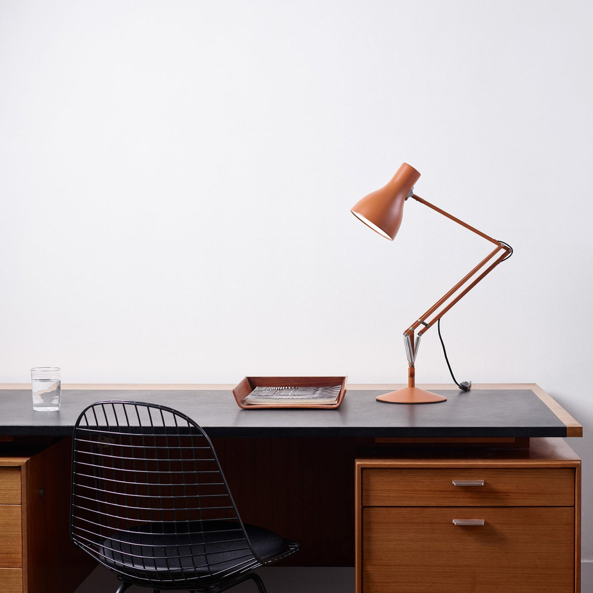 Lampe de bureau en aluminium 32 x 53 cm Type 75 Margaret Howell Sienna - Anglepoise - The Cool Republic