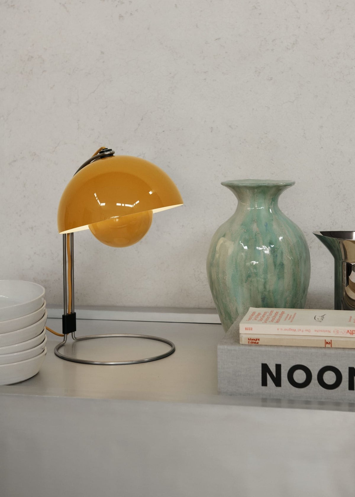 Lampe de bureau en chrome et acier peint jaune moutarde 36cm Flowerpot VP4 - &tradition — vue 2