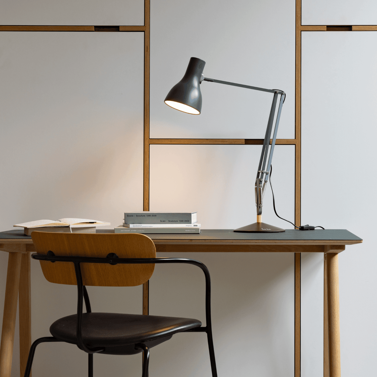 Lampe de bureau en métal 32 x 53 cm Type 75 Paul Smith Edition 4 - Anglepoise - The Cool Republic