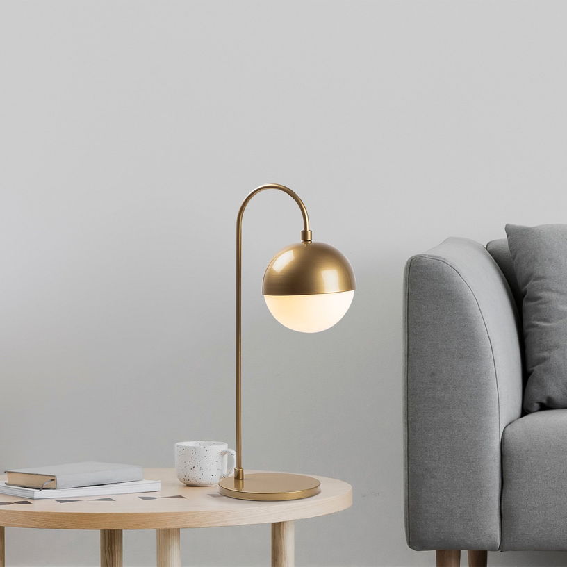 Lampe de bureau en métal doré et opaque 25x18x53 cm Horn - Home Design - The Cool Republic