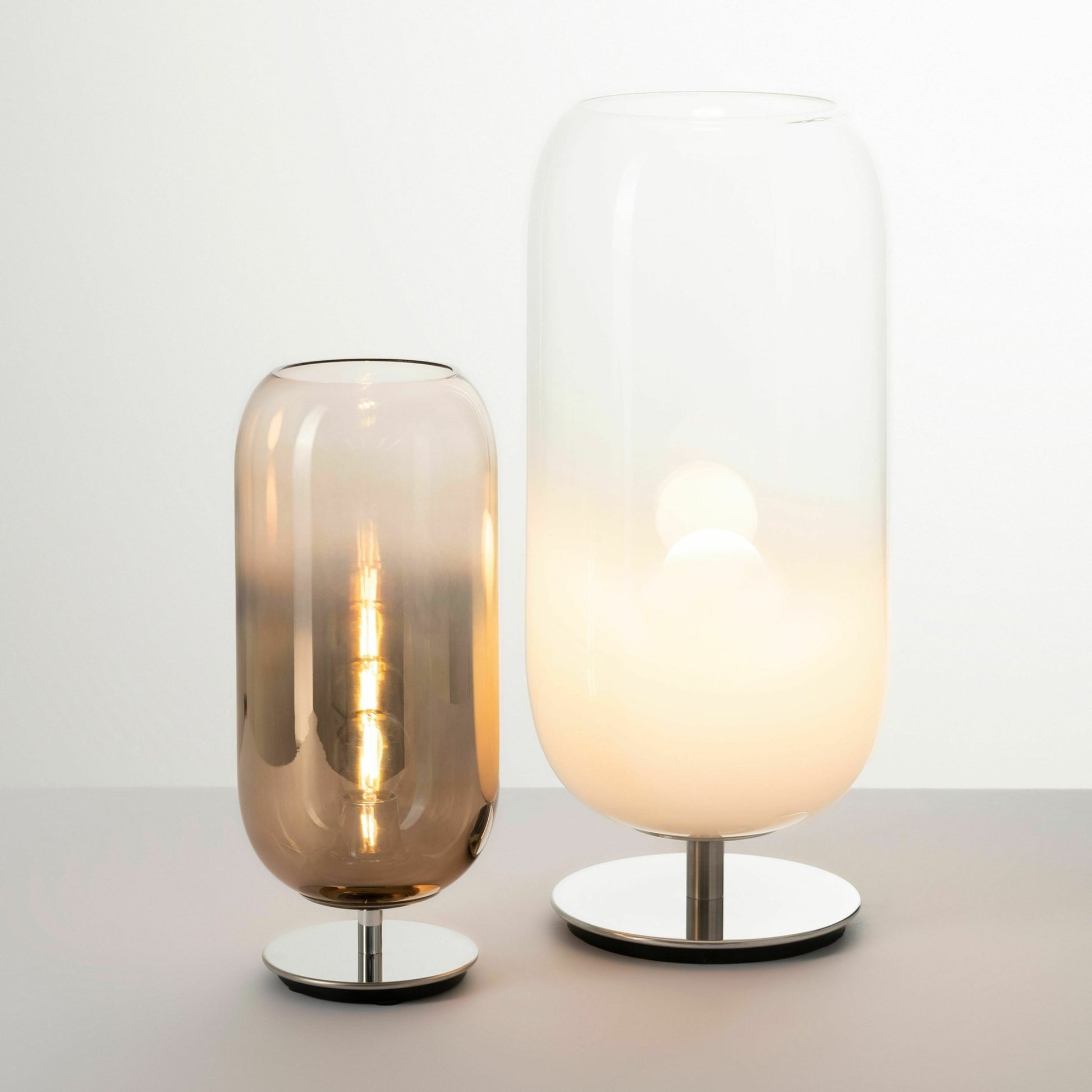 Lampe de table argentée Gople - Artemide - The Cool Republic