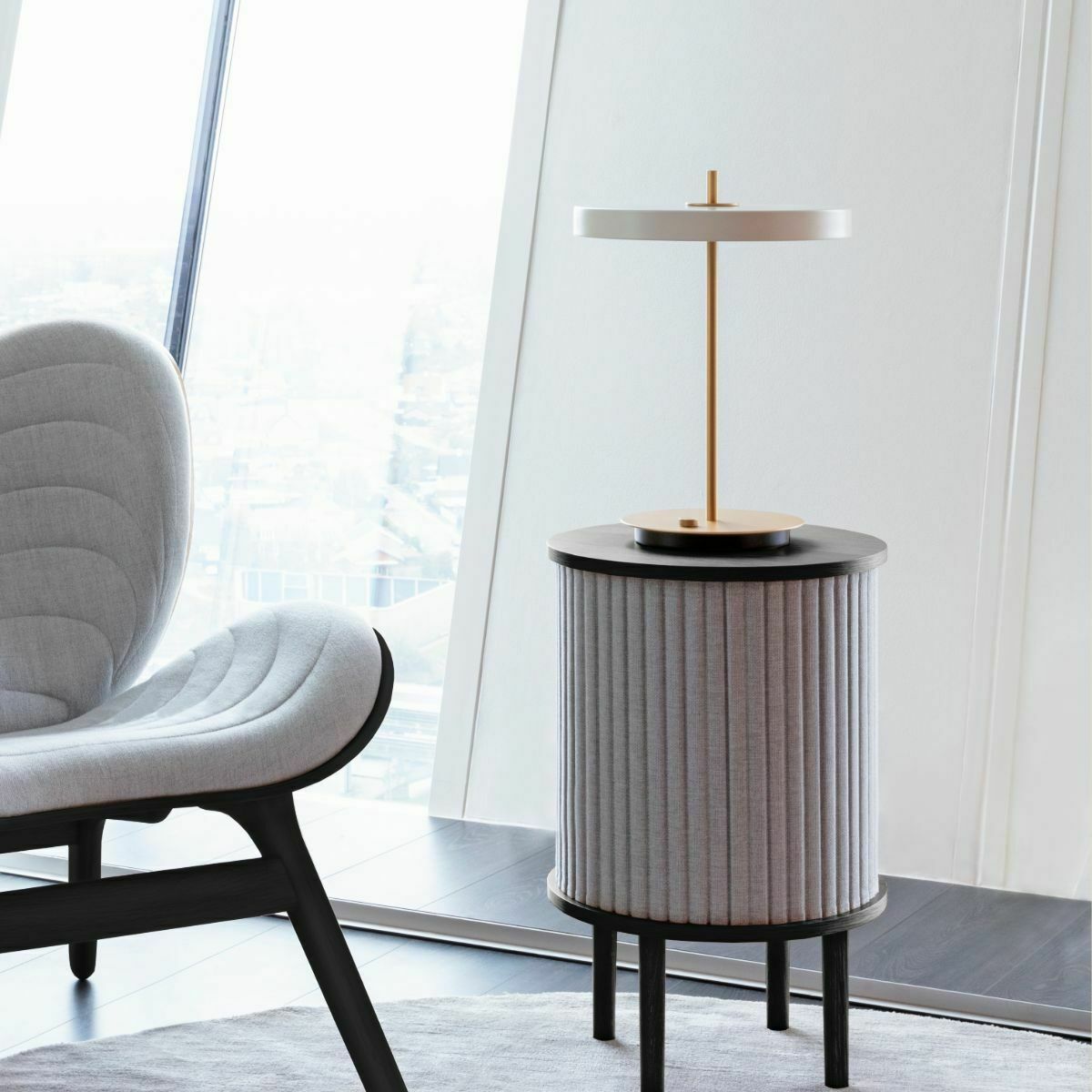 Lampe de table Asteria blanche - UMAGE - The Cool Republic