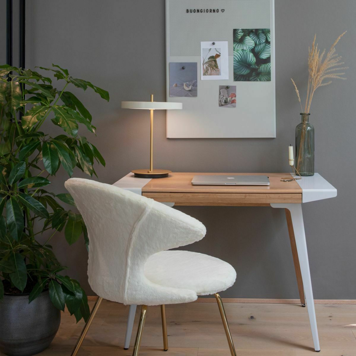 Lampe de table Asteria blanche - UMAGE - The Cool Republic