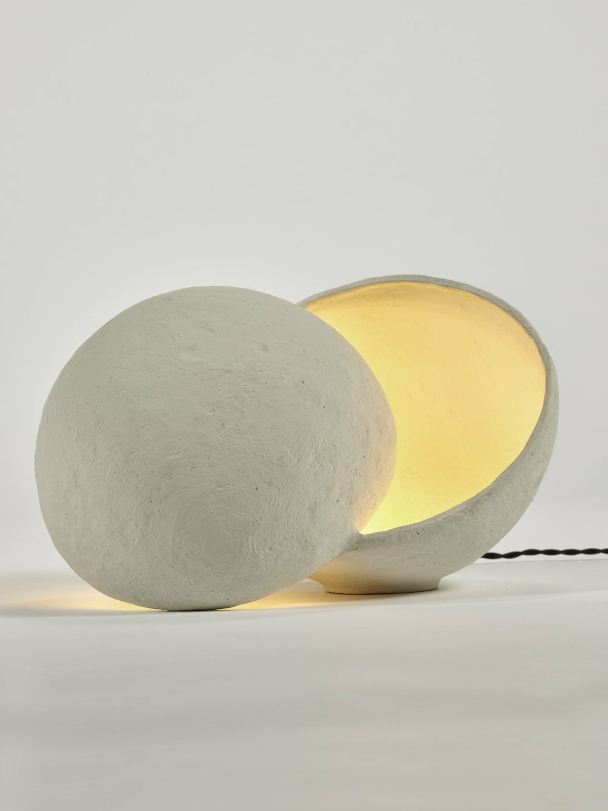 Lampe de table blanche Earth - Serax - The Cool Republic