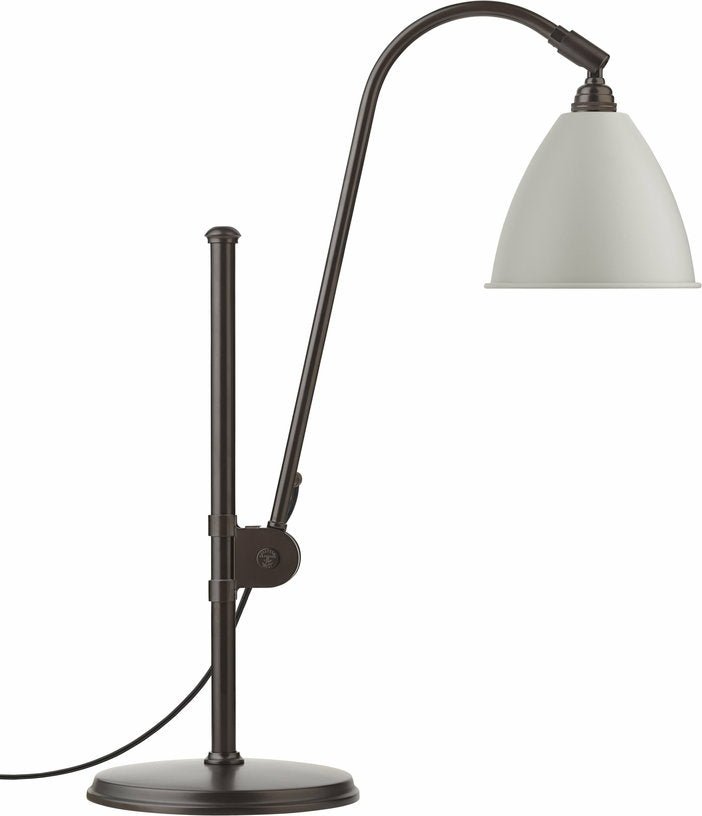 Lampe de table classique blanche base noire en laiton BL1 - Gubi - The Cool Republic