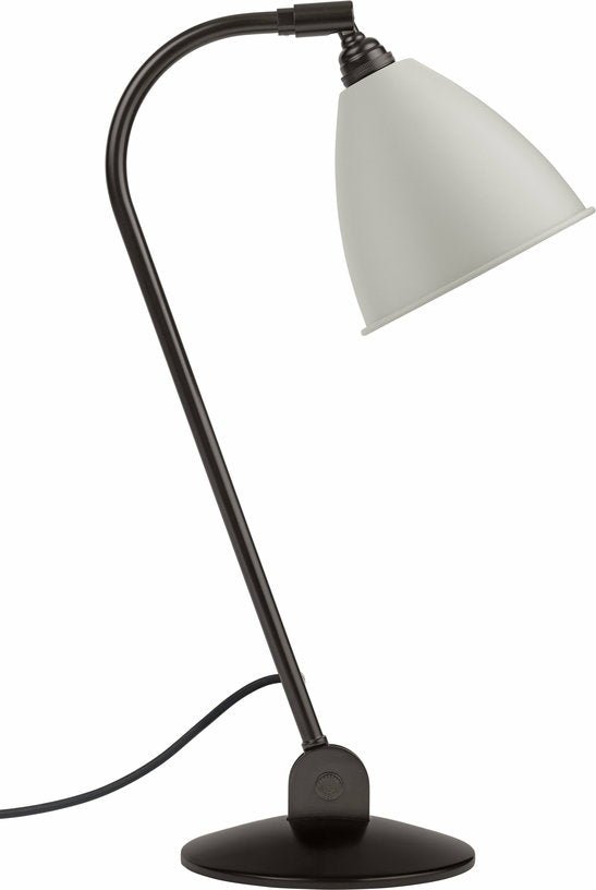Lampe de table classique en laiton blanche base noire 48 cm BL2 - Gubi - The Cool Republic