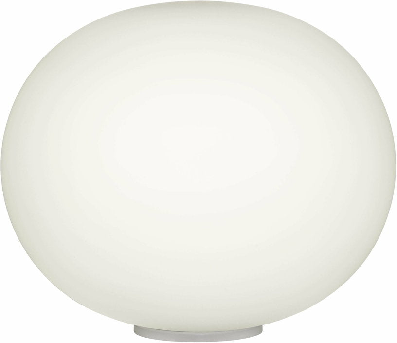 Lampe de table design en verre opalin 45 x 36 cm Glo-Ball - Flos - The Cool Republic
